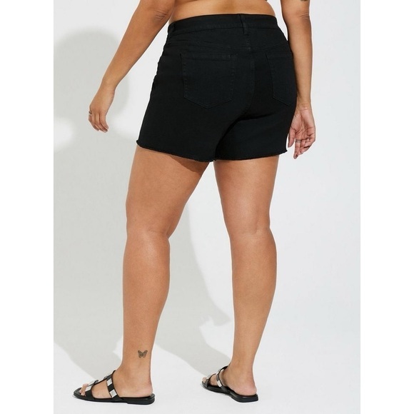 Torrid 5 Inch Vintage Stretch Mid-Rise Short - Deep Black - Picture 2 of 6